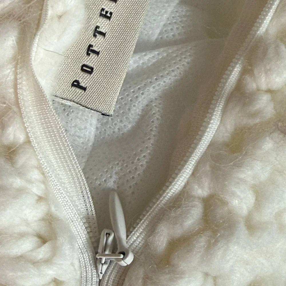 POTTERY BARN Chunky Cable Knit Faux Fur Throw Pillow Cover 24